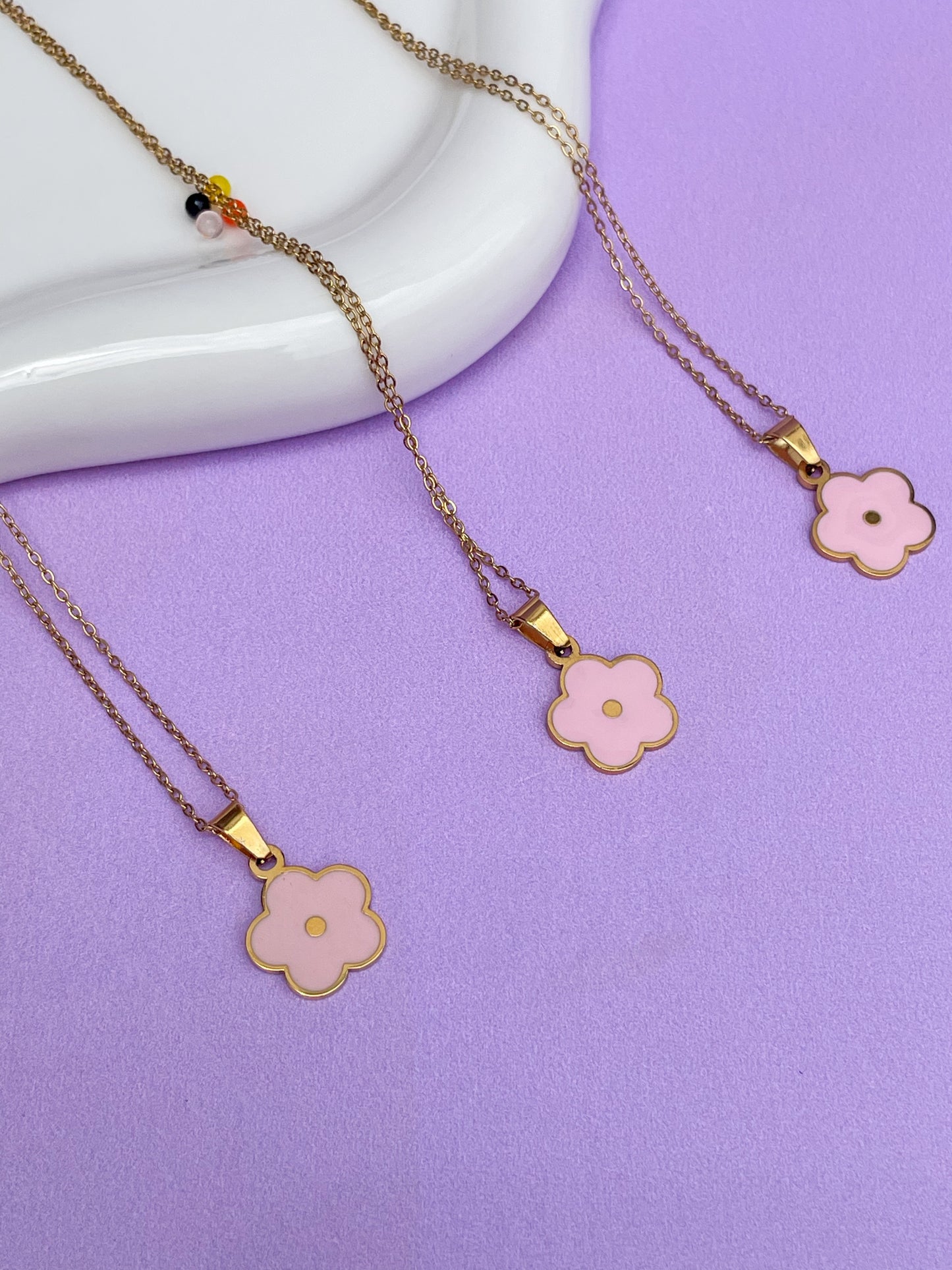 Collar flor rosa claro
