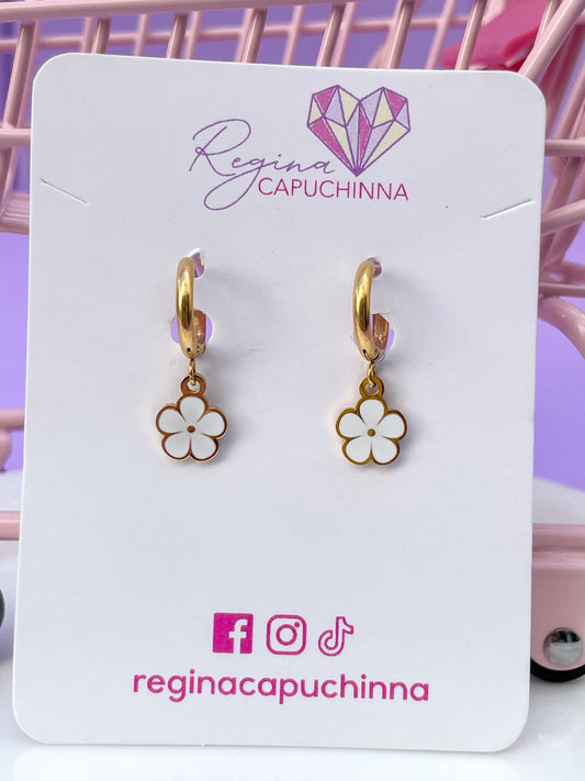 Arracadas flor colgante blanca