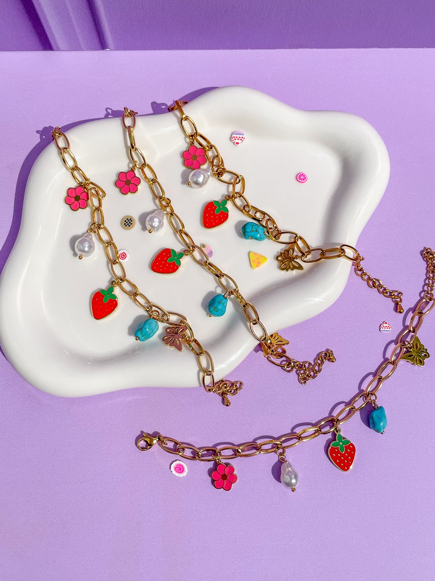 Pulsera charms fresa, flor