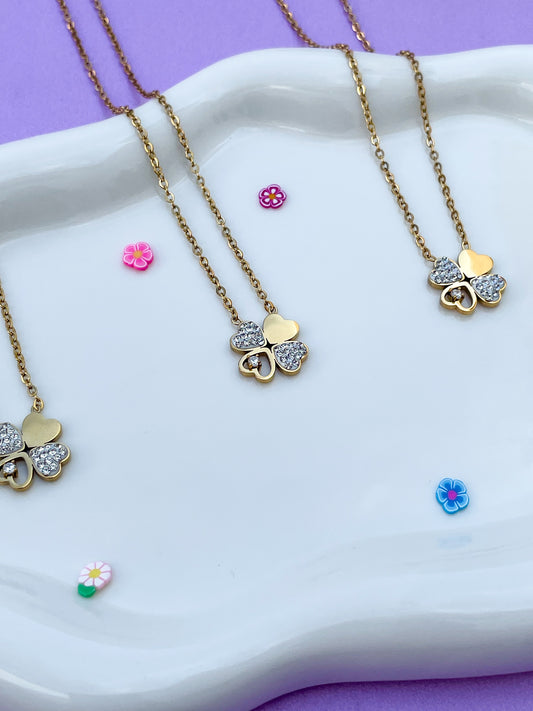 Collar trébol con brillantes