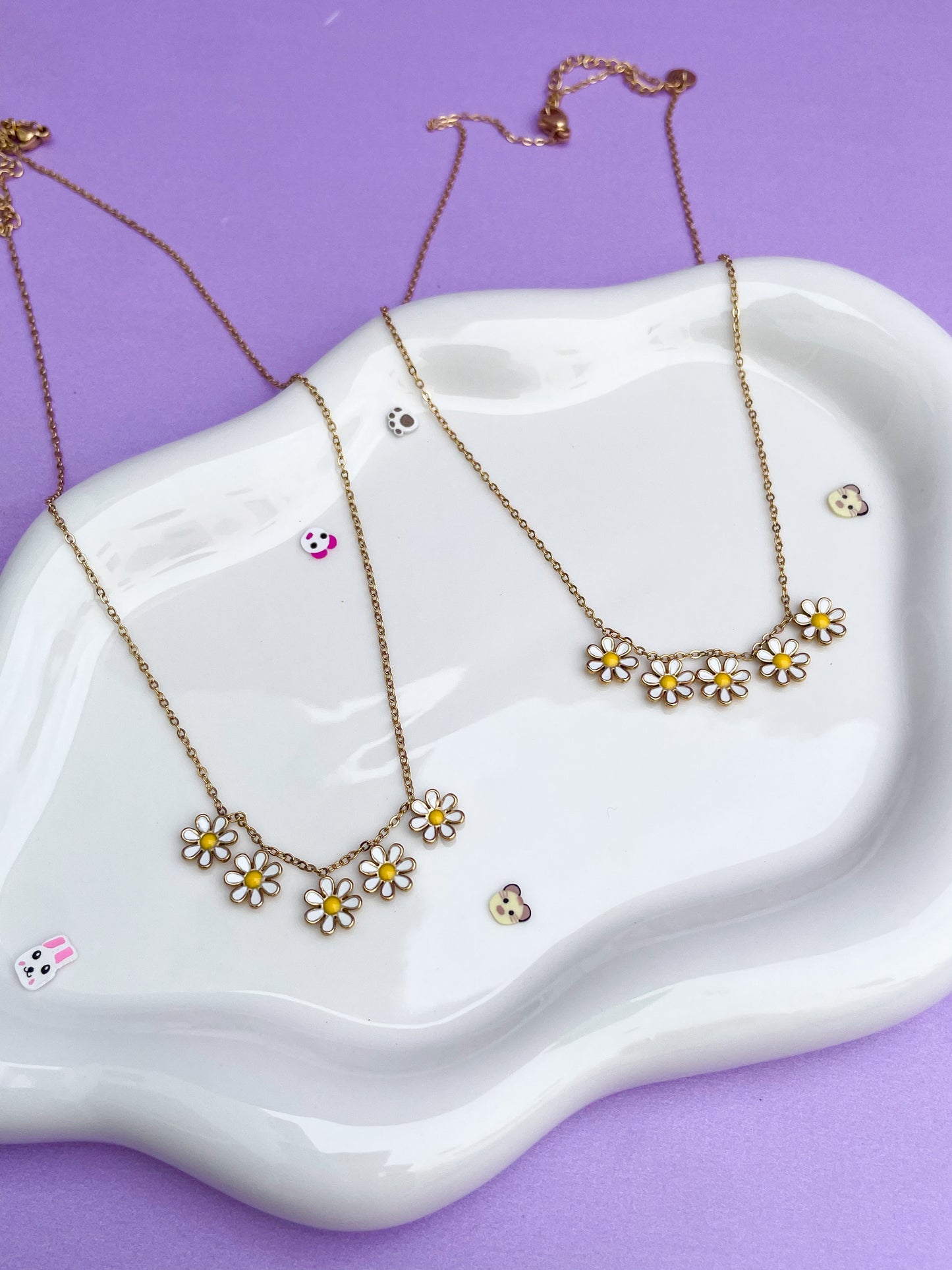 Collar flores blancas
