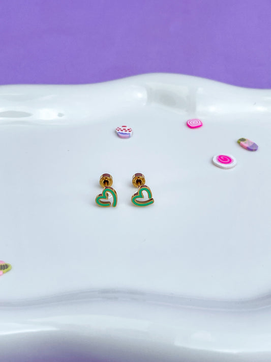 Aretes corazón hueco verde
