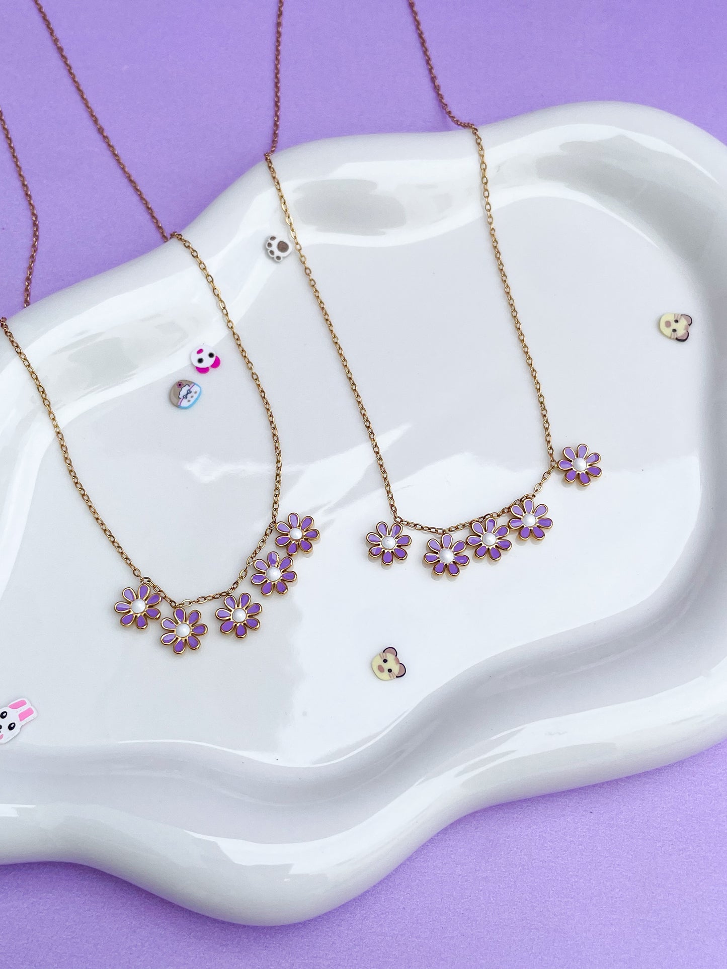 Collar flores moradas