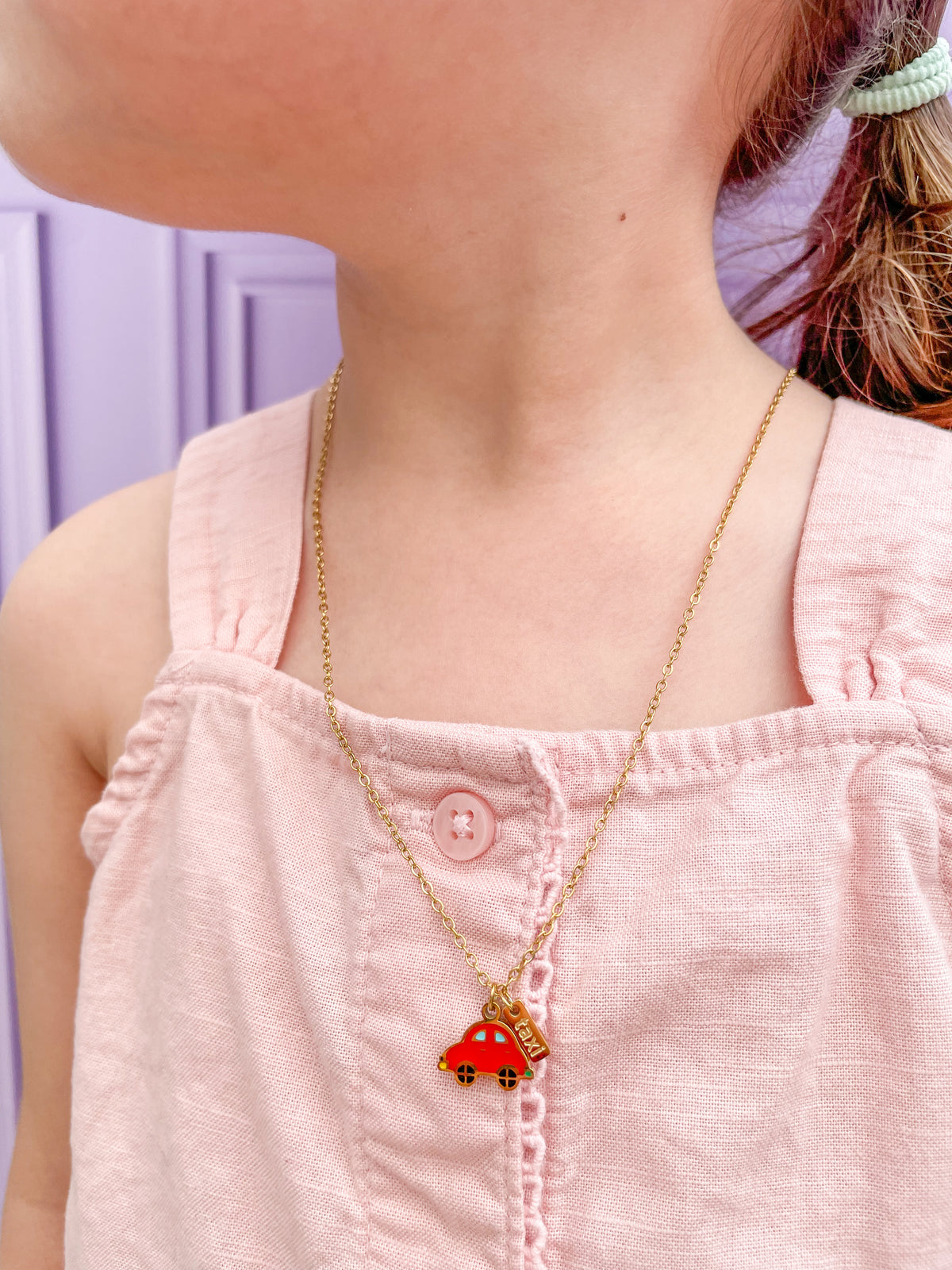 Collar vocho rojo