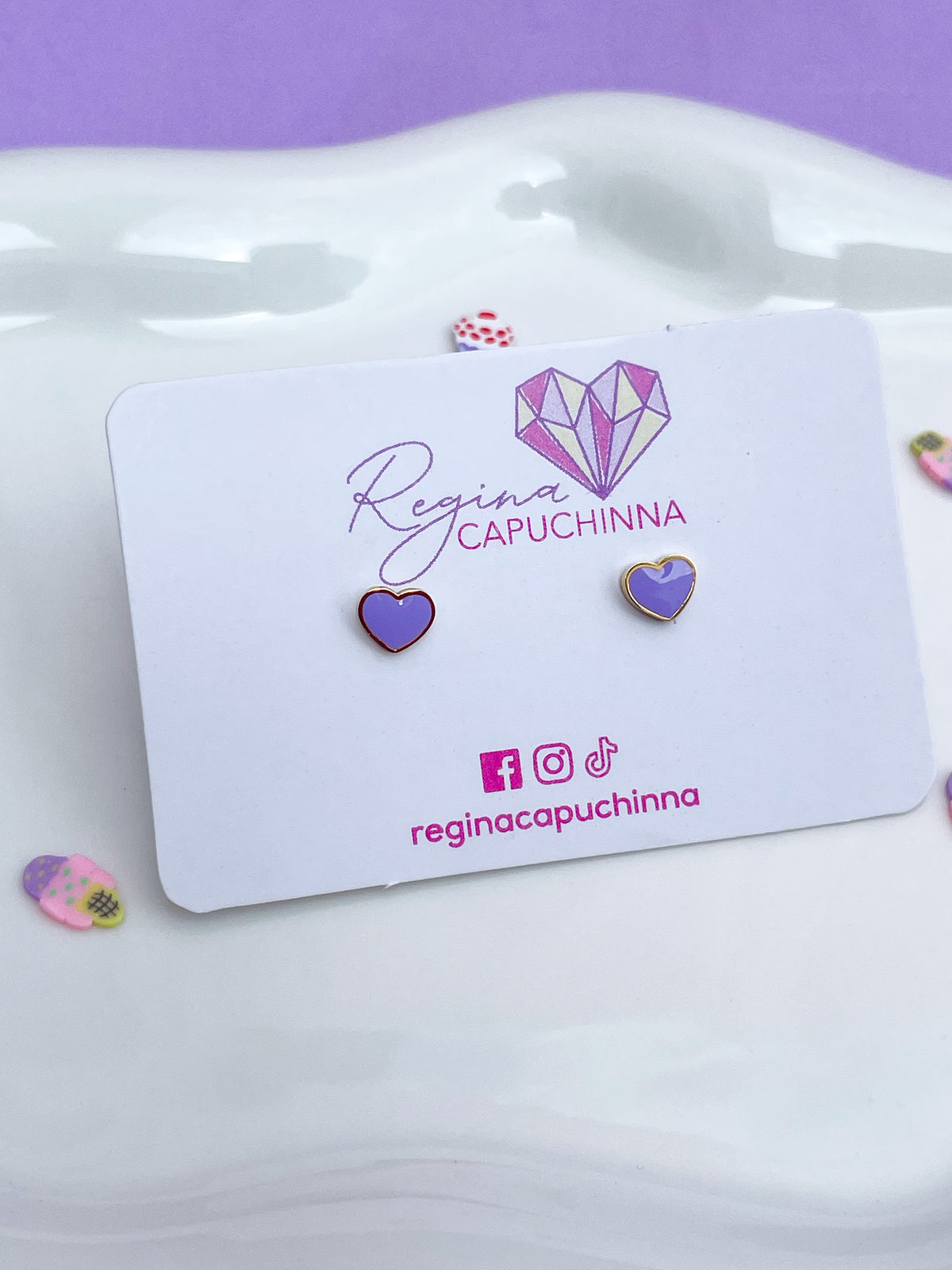 Aretes corazón morado mini