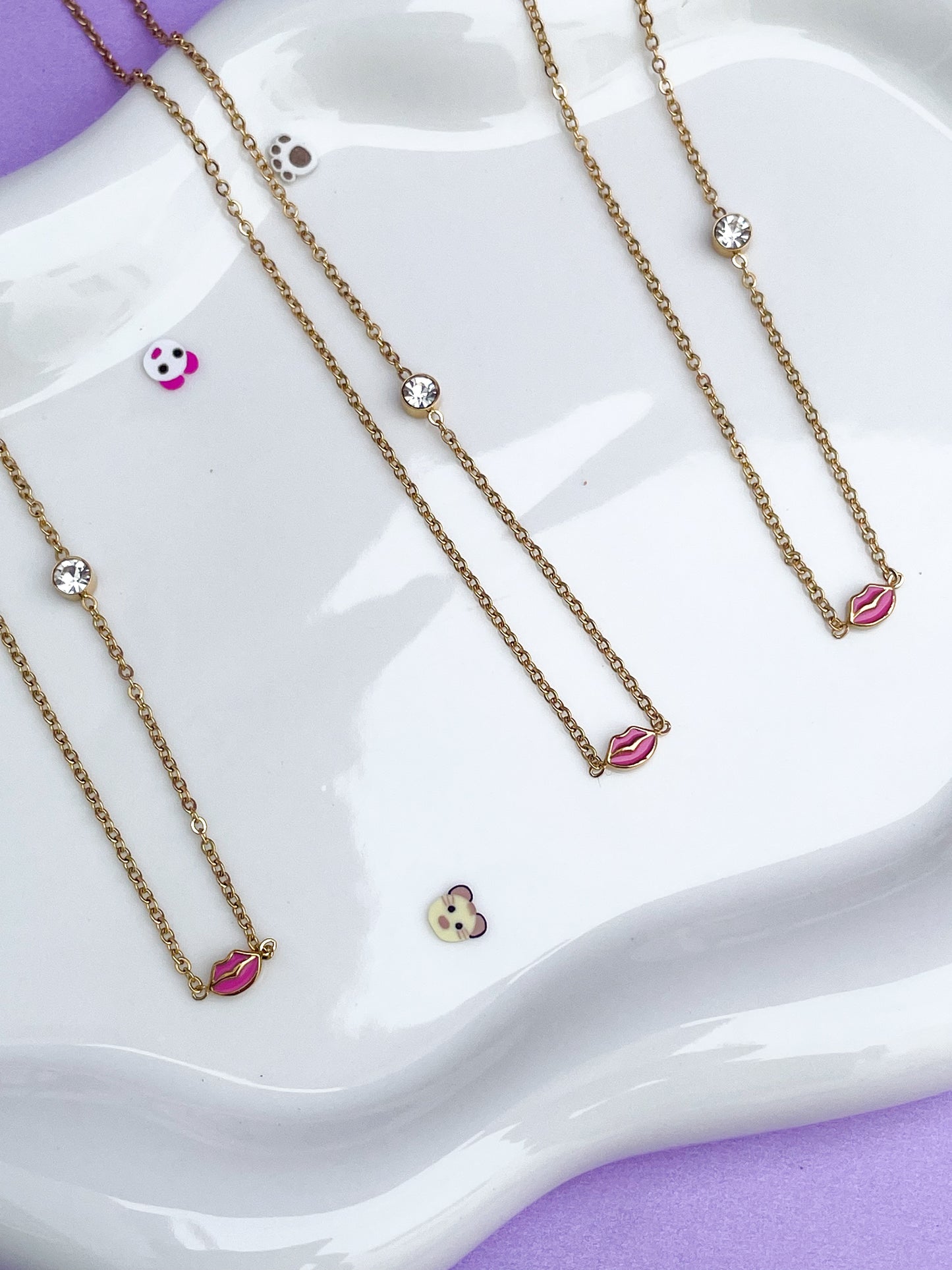 Collar beso rosa con brillante