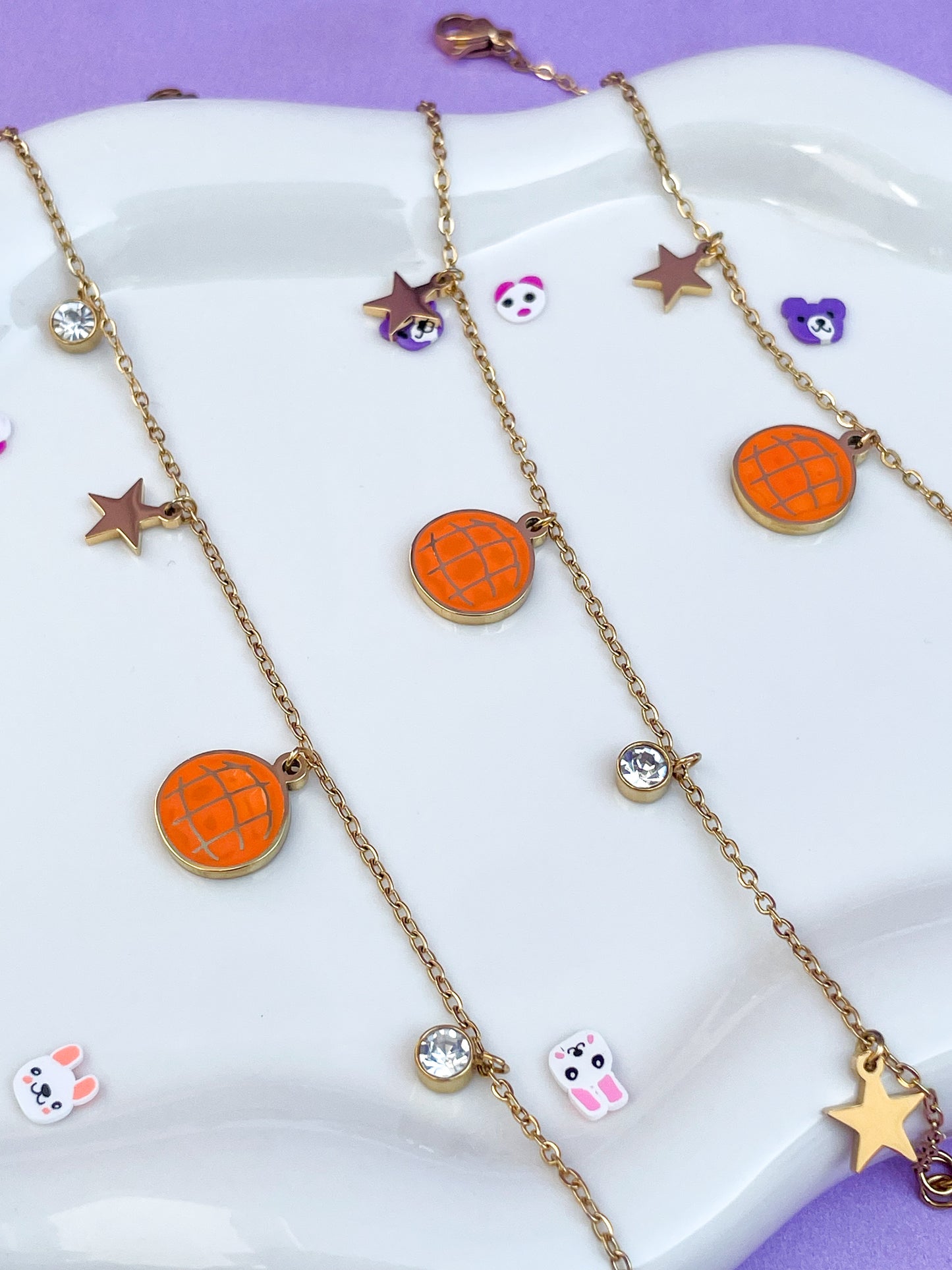 Pulsera concha con estrellas y brillantes