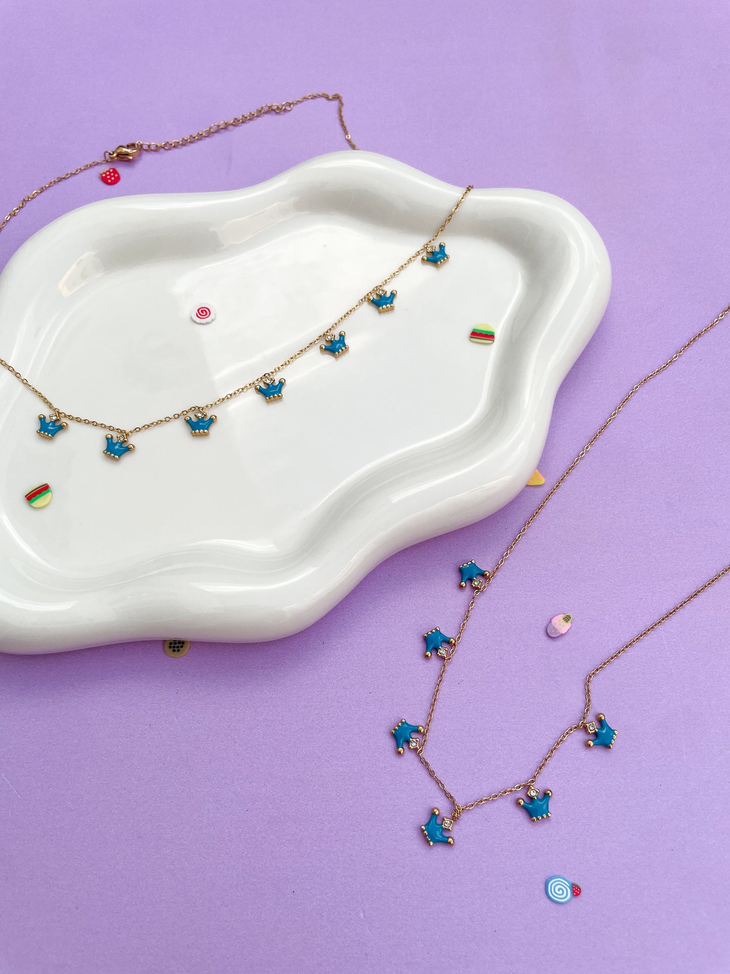 Collar coronas azules mini
