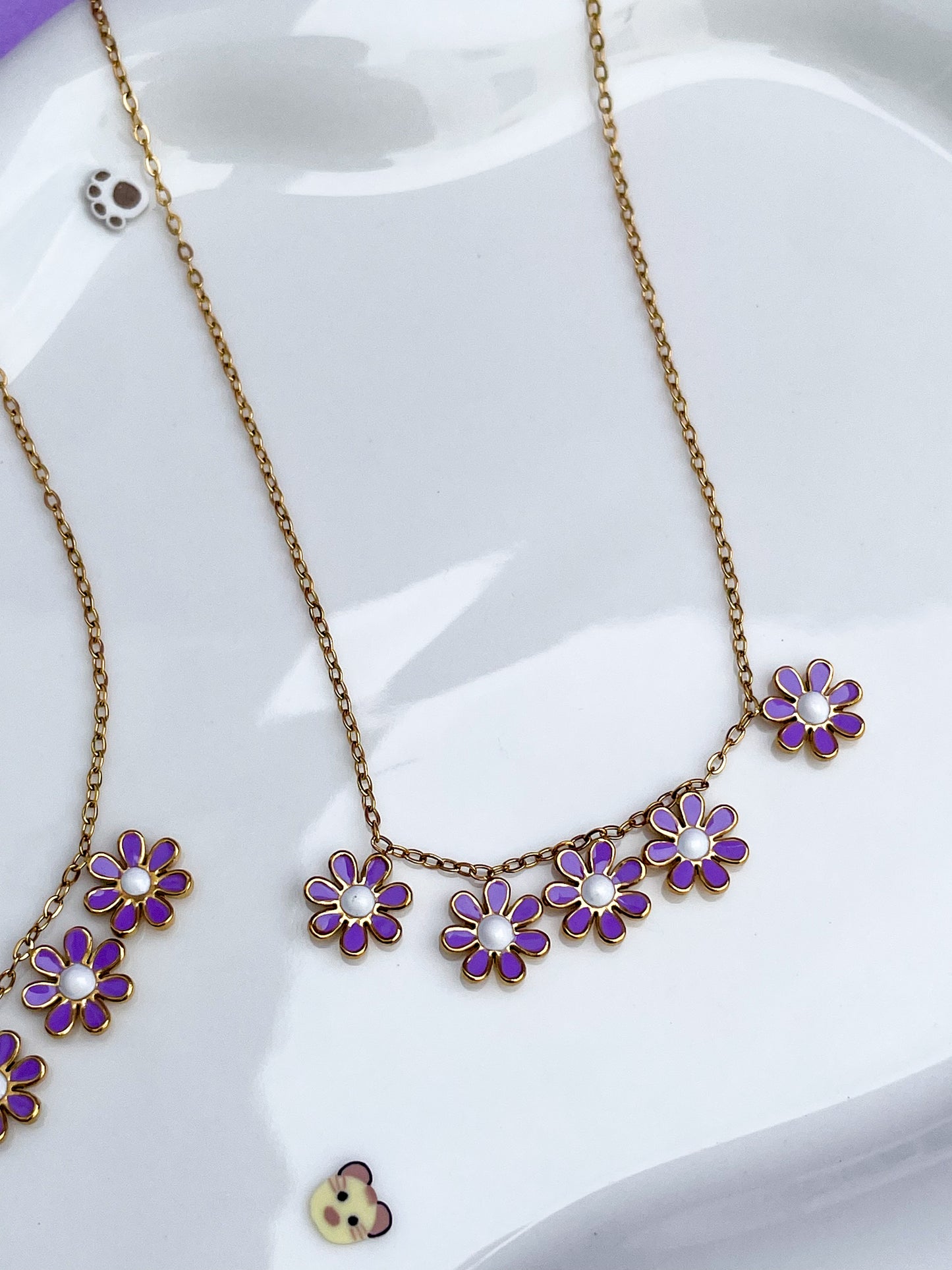 Collar flores moradas