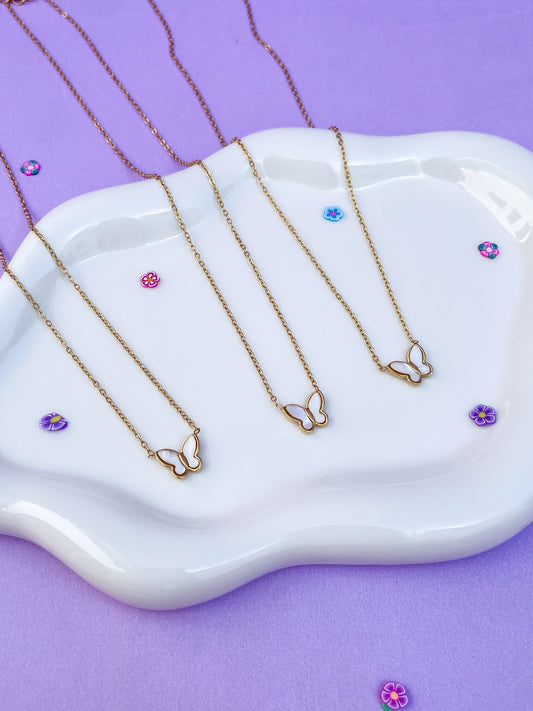 Collar mariposa perla blanca