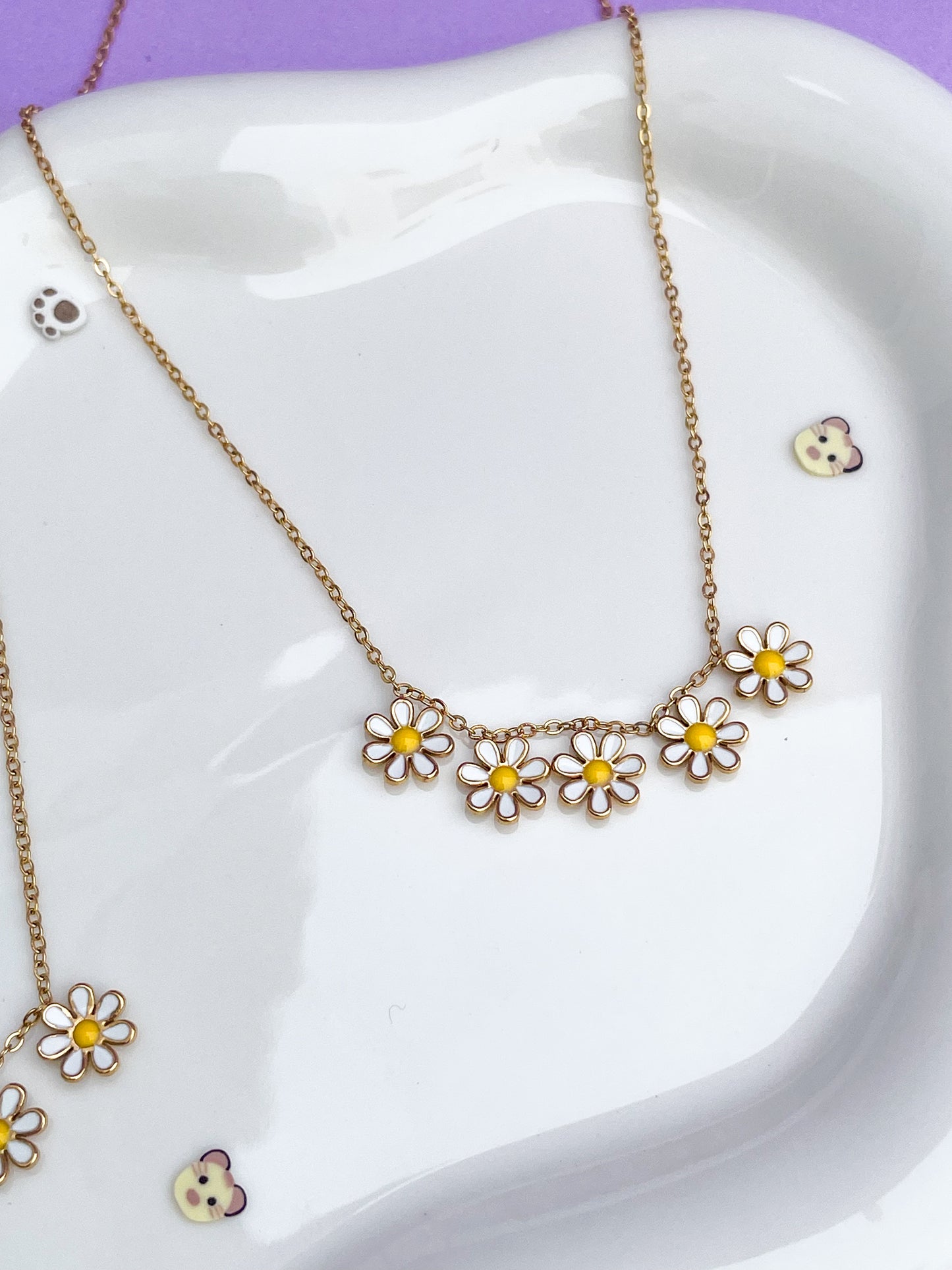 Collar flores blancas
