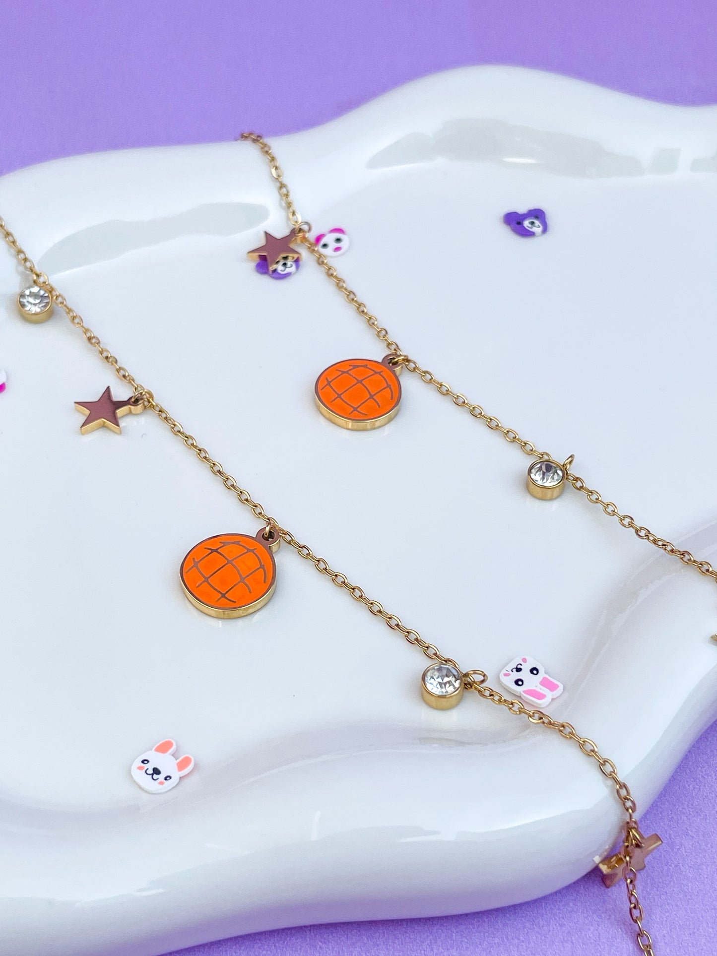 Pulsera concha con estrellas y brillantes